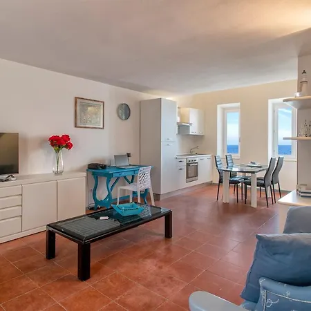 Panoramic Bastioni Sea View Apartament *